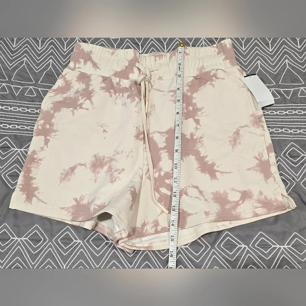 Varley Glade High Waisted Shorts Size Small - Picture 3 of 6